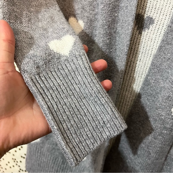 Sincerely Jules Gray and White Heart Open Front Chunky Cardigan size XS - Picture 6 of 9